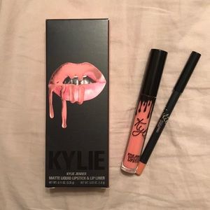 Kylie Cosmetics Apricot Matte Lip Kit